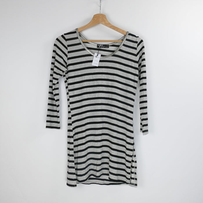 Silberner Damen Pullover, Gr. S, yes it is