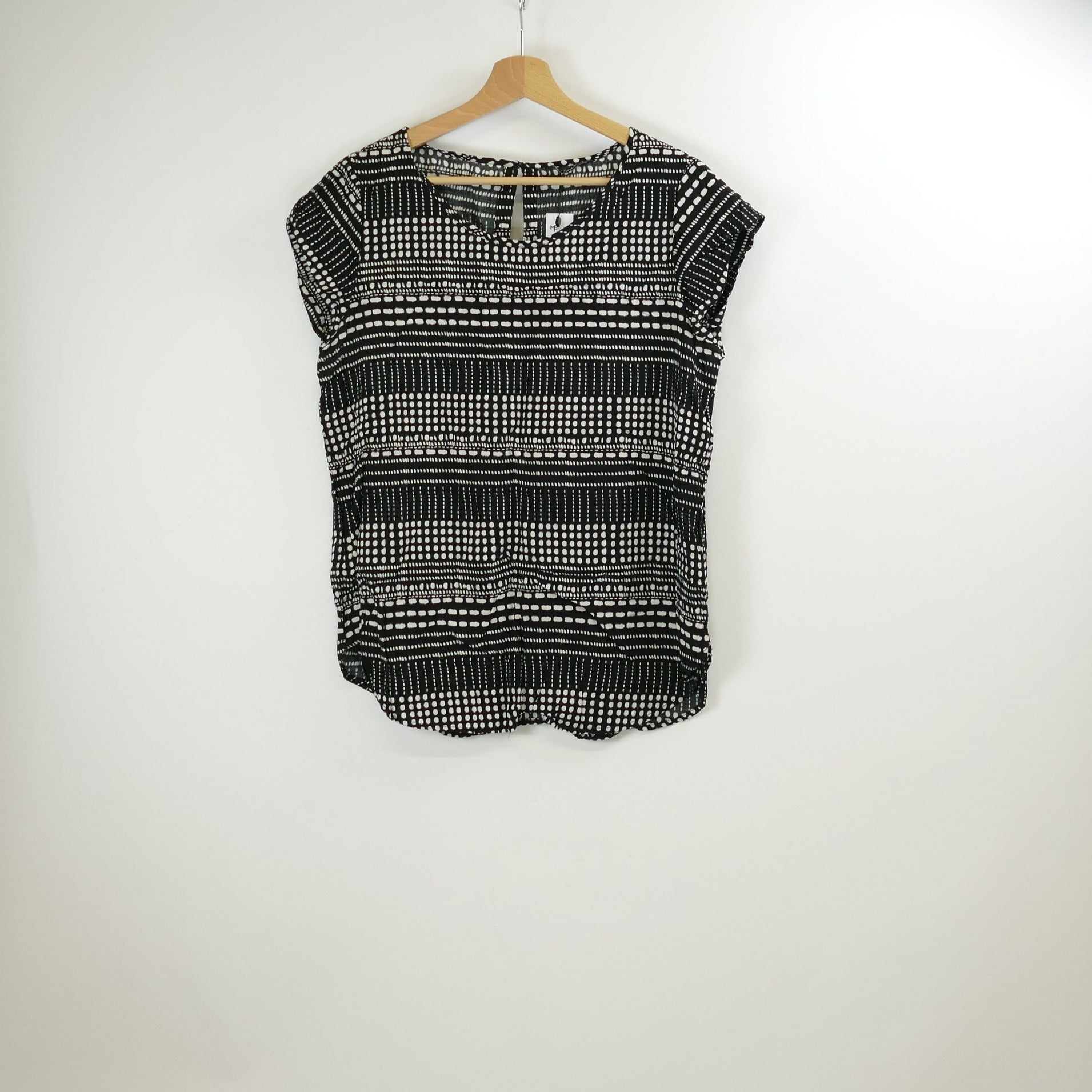 Schwarz-weisse Bluse, Gr. 40, ONLY