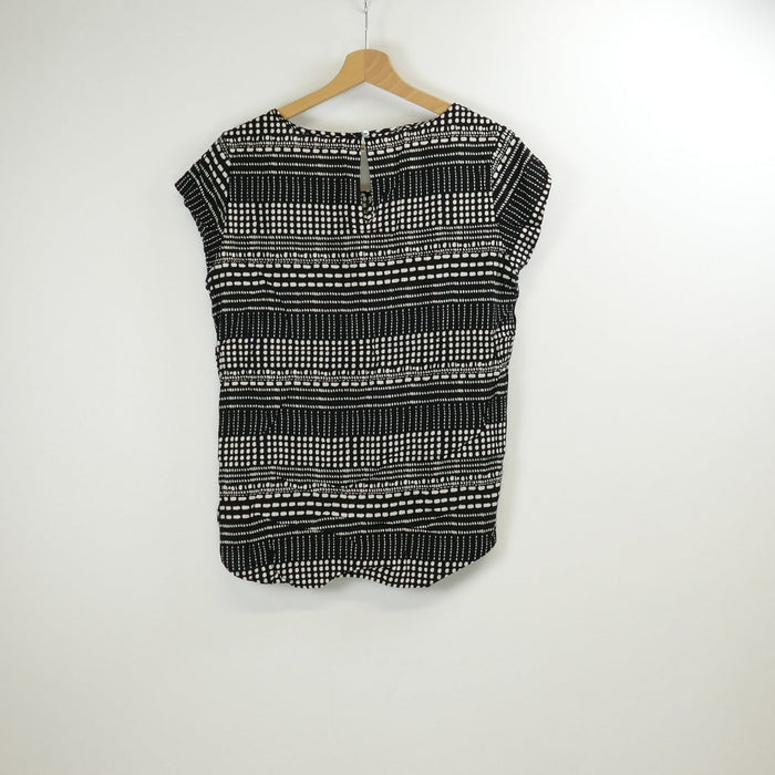 Schwarz-weisse Bluse, Gr. 40, ONLY